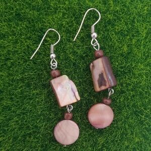 The Tropics Mother Of Pearl Neutral‎ Earth Earrings E1018